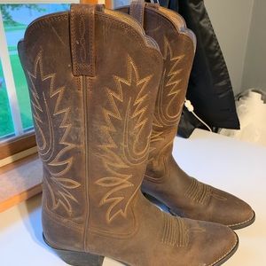 Ariat women’s cowboy boots